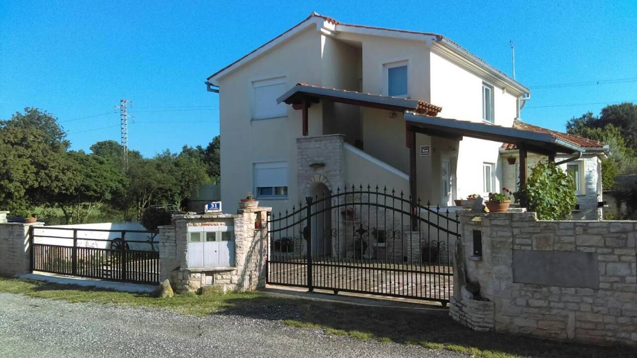 Apartment Zelena Oaza Sisan 75 M2 - 2 Bedrooms Luaran gambar